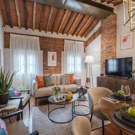아파트 Tuscan Charm In The Heart Of
