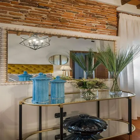 Tuscan Charm In The Heart Of Lucca