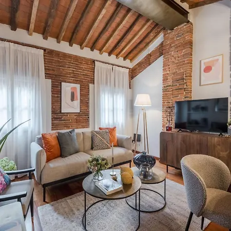 Tuscan Charm In The Heart Of * Lucca