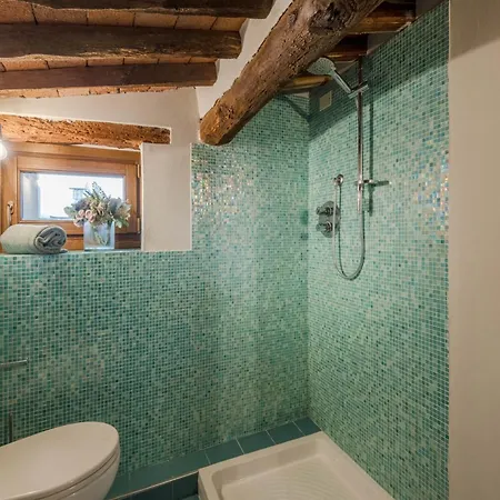 아파트 Tuscan Charm In The Heart Of