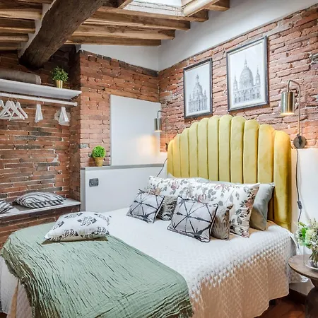 Tuscan Charm In The Heart Of 아파트 *